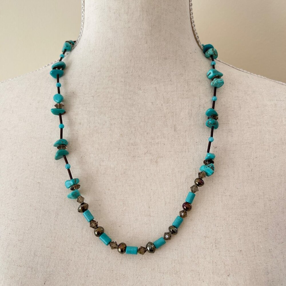 Boho Blue Turquoise Dyed Howlite Chip Beaded Toggle Necklace 24"